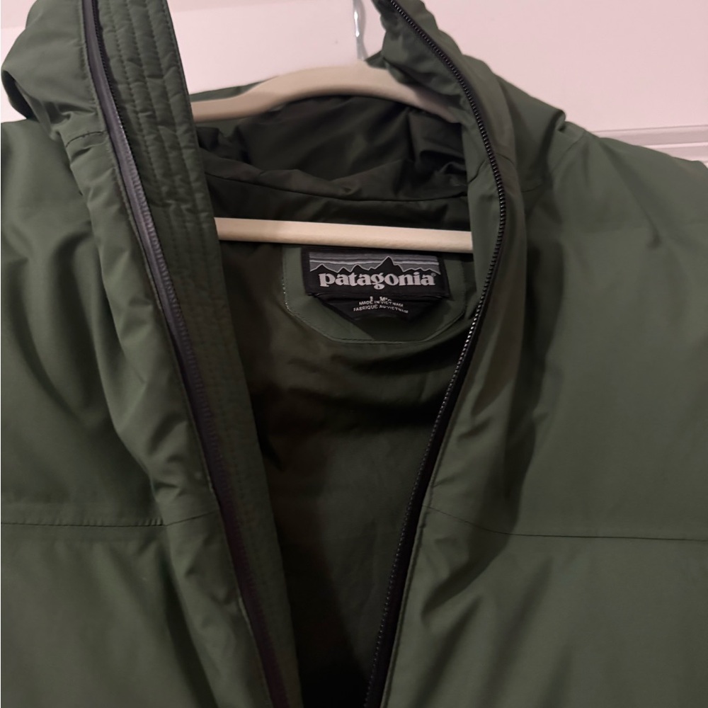 Patagonia Men’s Jackson Glacier Waterproof Down Parka in Green (Size L)